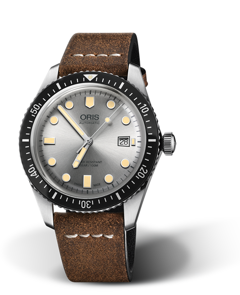 Divers Sixty-Five, 42.00 mm, Grey, Leather Strap, Stainless steel screw-in security crown, Multi-piece stainless steel case, minutes scale top ring