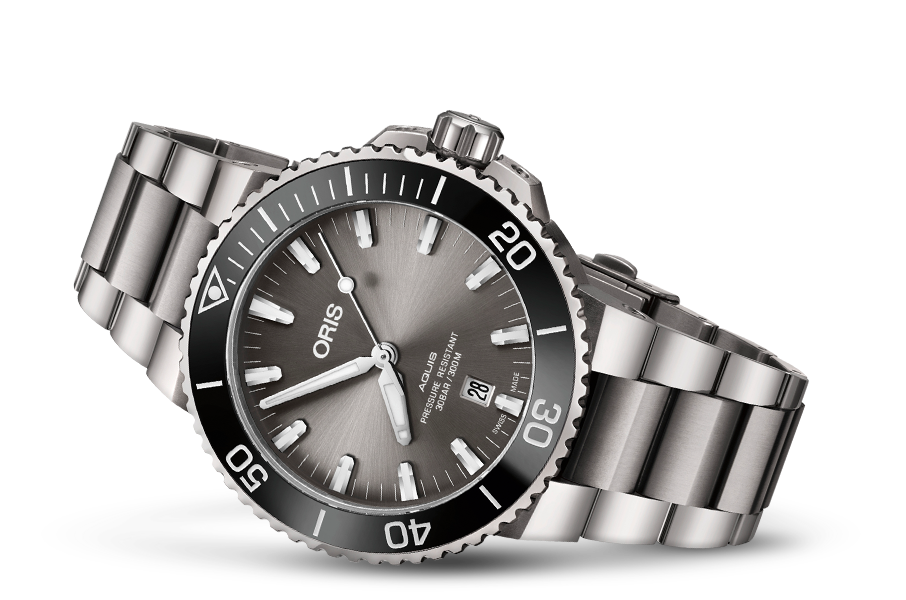 Aquis Titanium Date, Grey, Titanium Strap