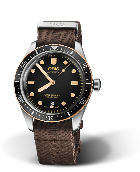 Divers Sixty-Five, 40.00 mm, Black, Textile Strap, Stainless steel screw-in security crown, Multi-piece stainless steel/bronze case, minutes scale top ring
