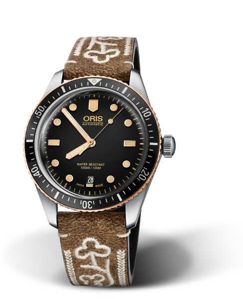 Divers Sixty-Five, 40.00 mm, Black, Leather Strap, Stainless steel screw-in security crown, Multi-piece stainless steel/bronze case, minutes scale top ring