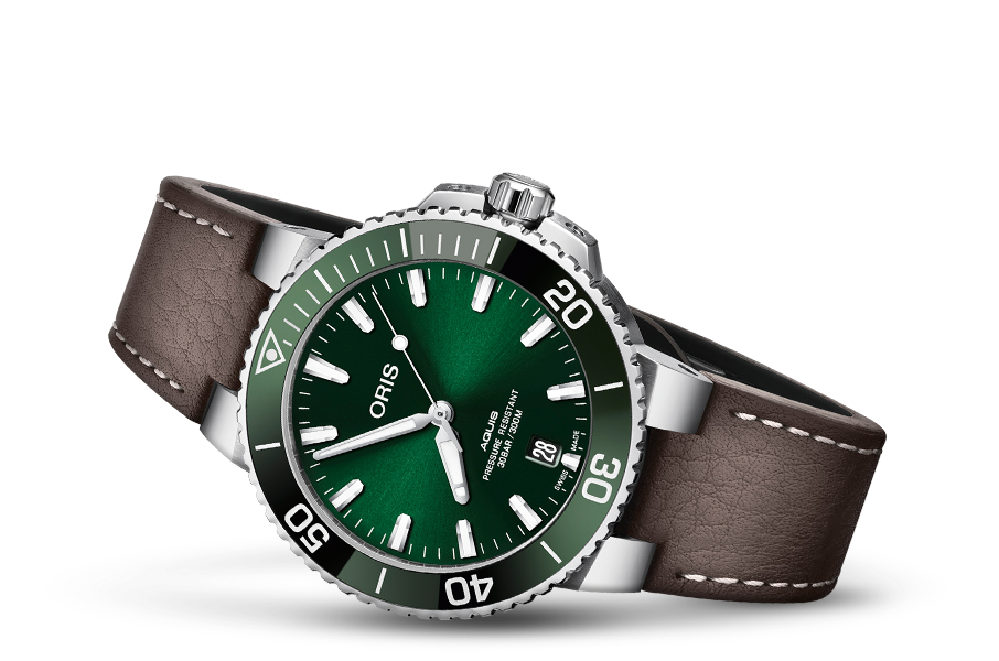 Aquis Date, Green, Leather Strap