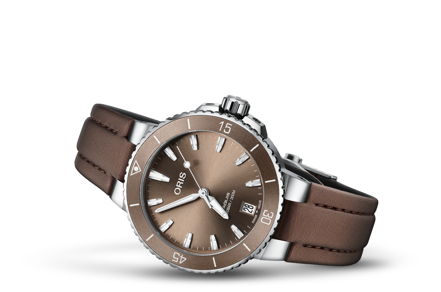 Aquis Date, Brown, Textile Strap