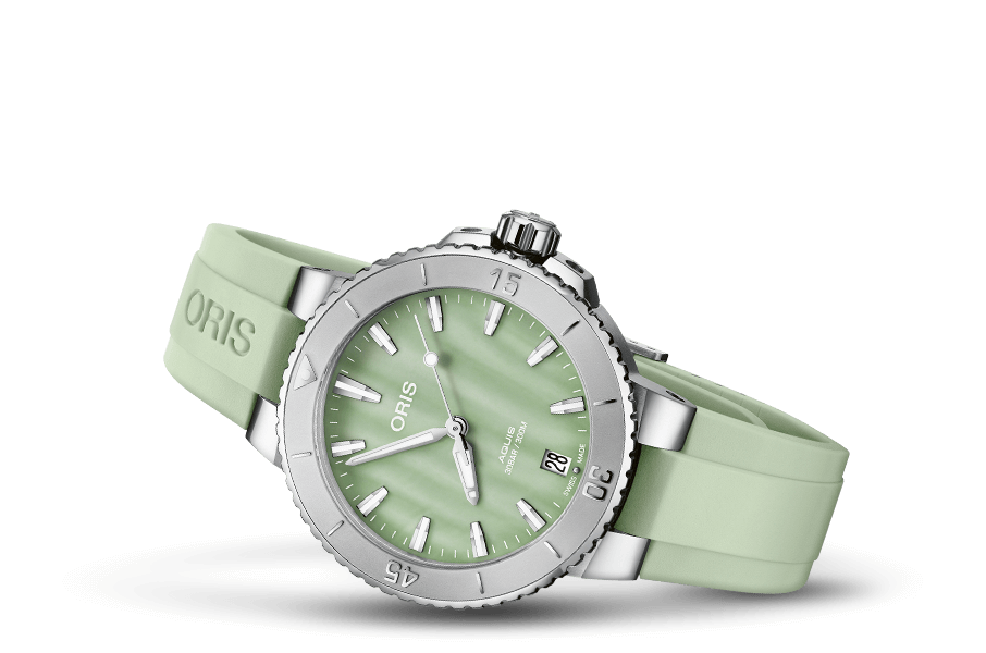 Aquis Date, Green, Rubber Strap