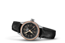 Big Crown Pointer Date, Black, Leather Strap
