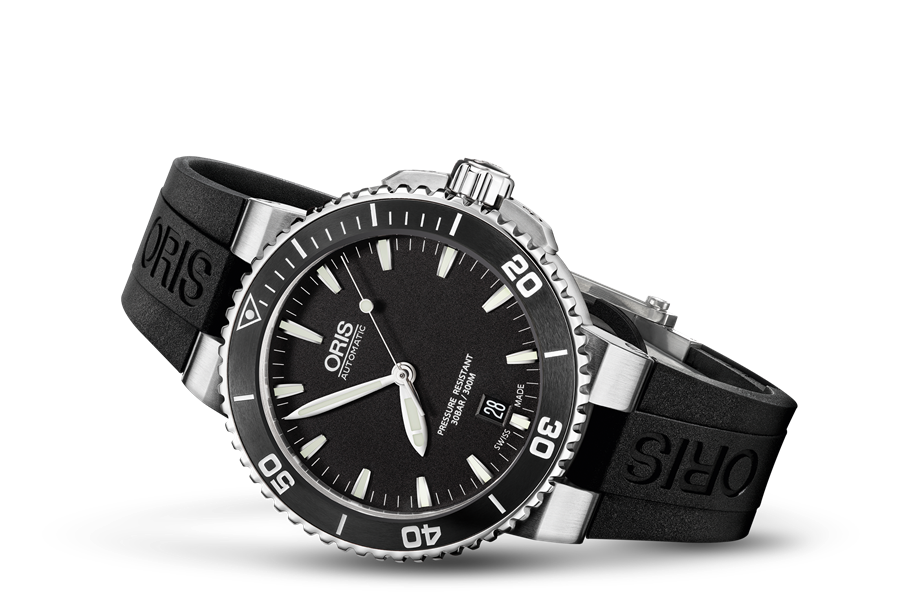 Aquis Date, Black, Rubber Strap