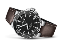 Aquis Date, Black, Leather Strap