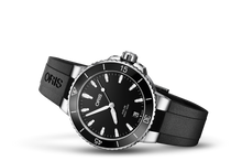 Aquis Date, Black, Rubber Strap