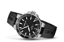 Aquis Date, Black, Rubber Strap