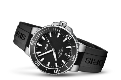 Aquis Date, Black, Rubber Strap