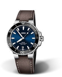 Aquis Date, 39.50 mm, Blue, Leather Strap, Stainless steel screw-in security crown, Multi-piece stainless steel case, ceramic minutes scale top ring