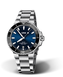 Aquis Date, 39.50 mm, Blue, Stainless steel Strap, Stainless steel screw-in security crown, Multi-piece stainless steel case, ceramic minutes scale top ring