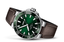 Aquis Date, Green, Leather Strap