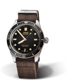 Divers Sixty-Five, 40.00 mm, Black, Textile Strap, Stainless steel screw-in security crown, Multi-piece stainless steel/bronze case, minutes scale top ring