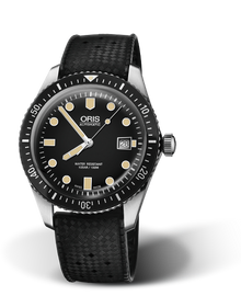 Divers Sixty-Five, 42.00 mm, Black, Rubber Strap, Stainless steel screw-in security crown, Multi-piece stainless steel case, minutes scale top ring
