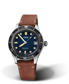 Divers Sixty-Five, 36.00 mm, Blue, Leather Strap, Stainless steel screw-in security crown, Multi-piece stainless steel case, minutes scale top ring