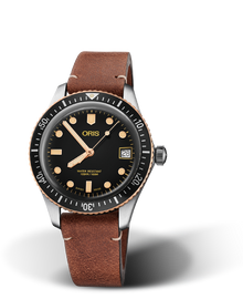 Divers Sixty-Five, 36.00 mm, Black, Leather Strap, Stainless steel screw-in security crown, Multi-piece stainless steel/bronze case, minutes scale top ring