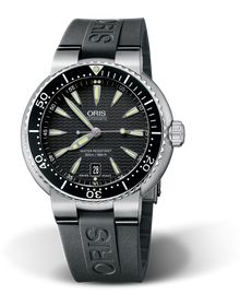 Divers Date, 44.00 mm, Black, Rubber Strap, Stainless steel screw-in security crown, Multi-piece stainless steel case, minutes scale top ring