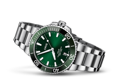 Aquis Date, Green, Stainless steel Strap