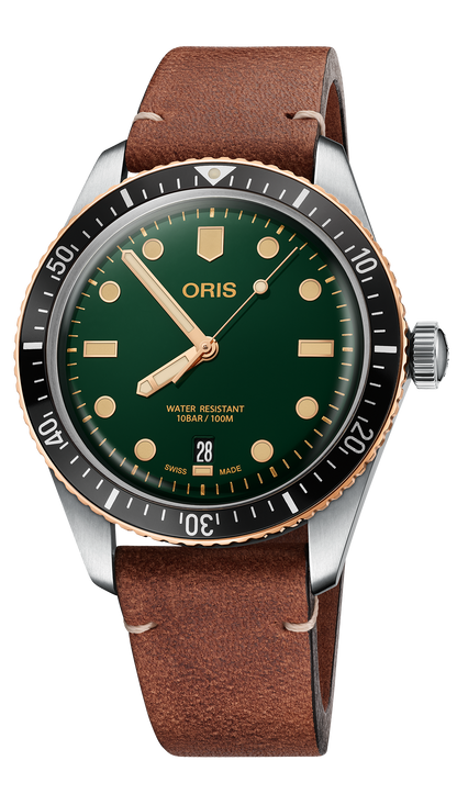 Divers Sixty-Five, 40.00 mm, Green, Leather Strap, Stainless steel screw-in security crown, Multi-piece stainless steel/bronze case, minutes scale top ring