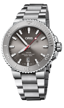 Aquis Date Relief, 43.50 mm, Grey, Stainless steel Strap, Stainless steel screw-in security crown, Multi-piece stainless steel case, minutes scale top ring