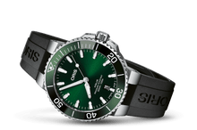Aquis Date, Green, Rubber Strap