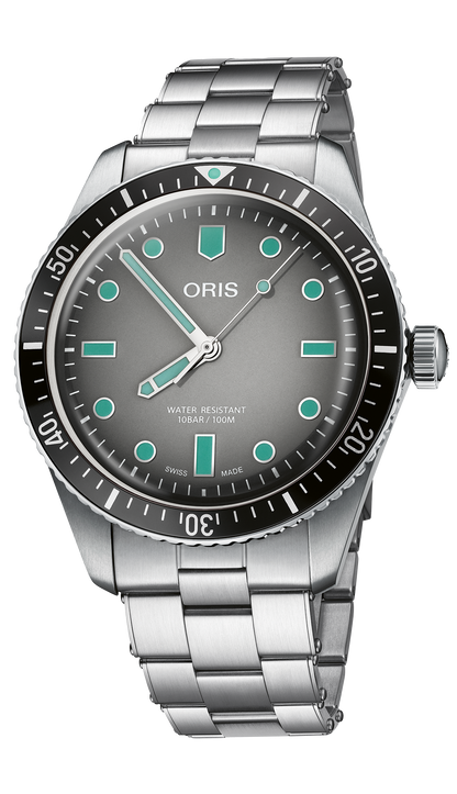 Divers Sixty-Five, 40.00 mm, Grey, Stainless steel Strap, Stainless steel screw-in security crown, Multi-piece stainless steel case, minutes scale top ring