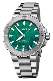 Oris X Bracenet, 43.50 mm, Green, Stainless steel Strap, Stainless steel screw-in security crown, Multi-piece stainless steel case, minutes scale top ring