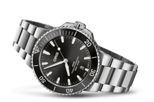 Aquis Date, Black, Stainless steel Strap