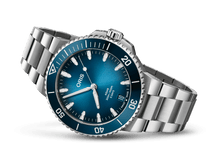 Aquis Date Calibre 400, Blue, Stainless steel Strap