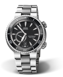 Divers Titan 'C' Small Second, Date, 47.00 mm, Black, Titanium Strap, Stainless steel screw-in security crown and Helium valve, Multi-piece titanium case, ceramic minutes scale top ring