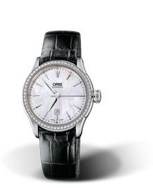 Artelier Date Diamonds, 31mm, White, Leather Strap, Stainless steel crown, Multi-piece stainless steel case, set with 56 Top Wesselton G, VVS 2 diamonds (0,60 ct.)